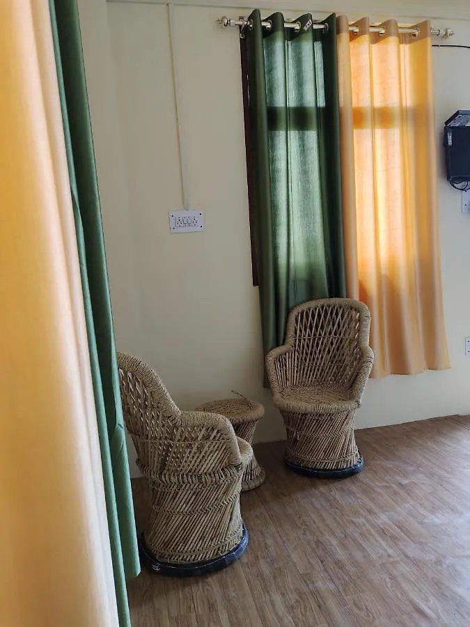 Oyo Home 86412 Hills Homestay Koti Shimla 3*,  India